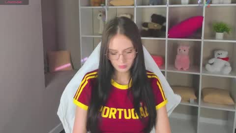 Amely online show from April 14, 11:10 am