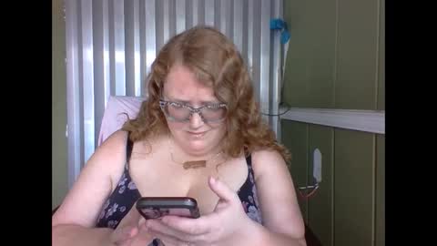 Snapshot of shelbyannn chatting on October 8, 4:00 pm Red online show from October 8, 4:00 pm