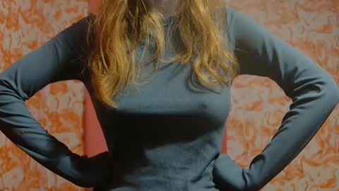 Erika online show from December 19, 8:55 pm