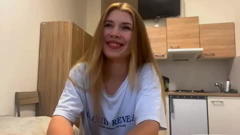 Shelli online show from December 22, 7:00 am