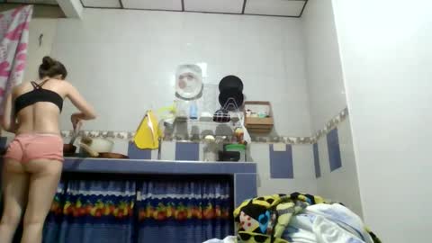 shelsyzevee_ online show from December 17, 2:49 am