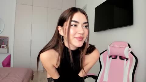 Shineel online show from January 15, 6:30 am