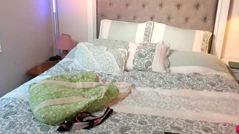 shortstuff79 online show from October 2, 1:38 pm