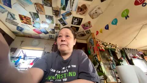 shorty920505 online show from April 12, 5:27 pm