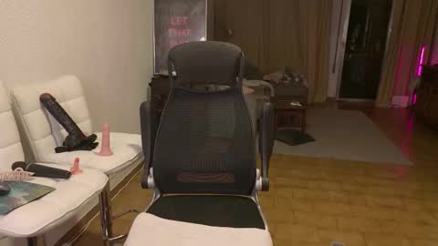 Mimi   online show from November 9, 7:54 pm