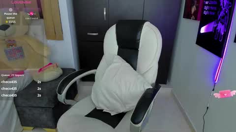 Nahomy online show from February 3, 6:22 am