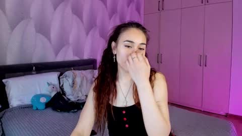 Mika online show from December 23, 3:29 am