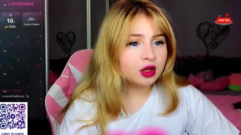 Molly online show from February 4, 11:59 pm