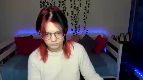 shy_elina01 online show from November 21, 10:39 am