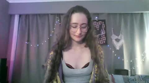 Shy Night Bat online show from April 11, 5:05 pm