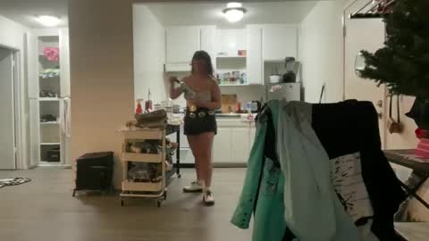 bella online show from December 1, 1:31 am