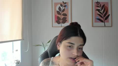 shylittlebunny online show from April 15, 10:32 pm