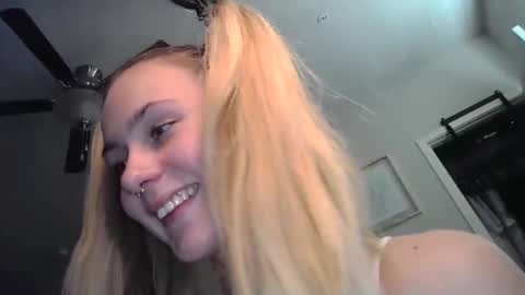 shypetitebaby online show from February 26, 3:44 pm