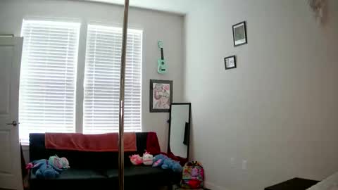 shypetitebaby online show from March 30, 3:55 pm