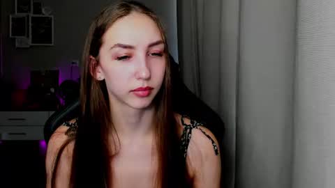 SIA online show from June 18, 2:57 am