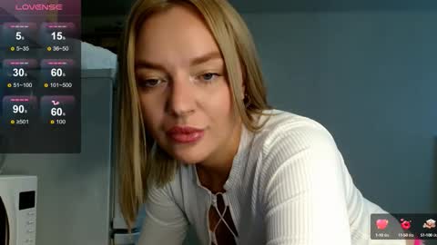 Snapshot of siberian_girl_ chatting on September 17, 4:32 am Eva online show from September 17, 4:32 am