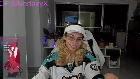 Snapshot of sickfairyx chatting on September 13, 8:00 am Mich online show from September 13, 8:00 am