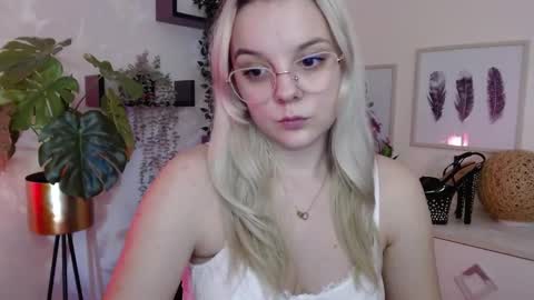 Sienna online show from February 27, 7:55 am