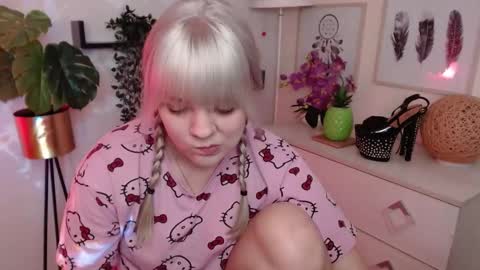 Sienna online show from March 4, 6:47 am