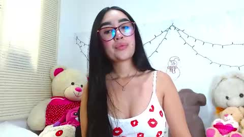 Amber online show from December 19, 3:37 pm