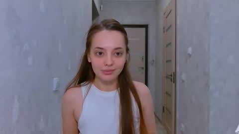 Sienna Mia online show from May 9, 7:05 pm
