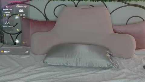 Sienna Luxx online show from February 11, 11:06 pm