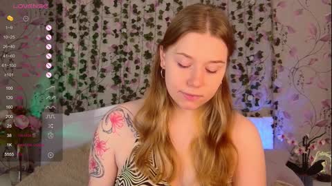 Snapshot of silent_princesses chatting on January 14, 7:27 am Chloe online show from January 14, 7:27 am