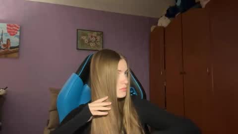 Erica online show from April 13, 6:09 pm