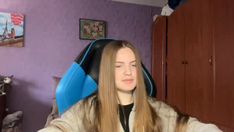 Erica online show from April 8, 10:17 am