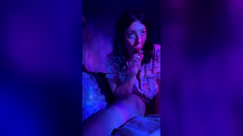 silkykittyy online show from March 5, 12:01 pm