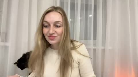 silkyvera online show from April 16, 9:39 pm