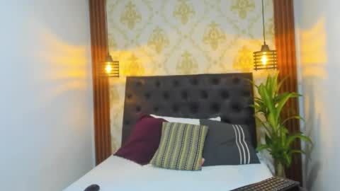 Silvanadelatorre online show from April 16, 9:39 pm