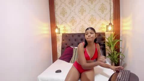 Silvanadelatorre online show from April 16, 7:02 pm