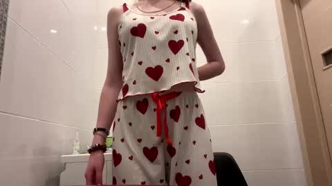 AURELIA online show from December 4, 1:13 pm