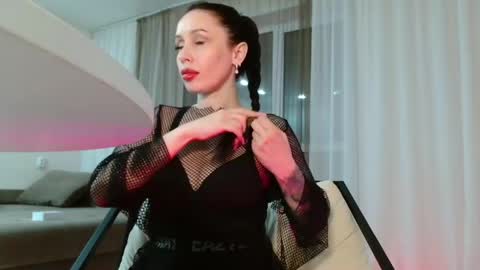 silver_still online show from May 9, 6:10 pm