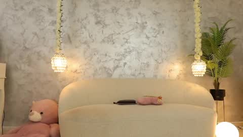 Silvia online show from May 12, 7:16 am