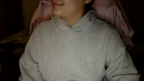 Snapshot of sindrastone chatting on December 17, 11:49 pm Sindra online show from December 17, 11:49 pm