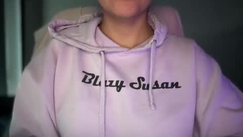 Snapshot of sindrastone chatting on September 8, 10:31 pm Sindra online show from September 8, 10:31 pm