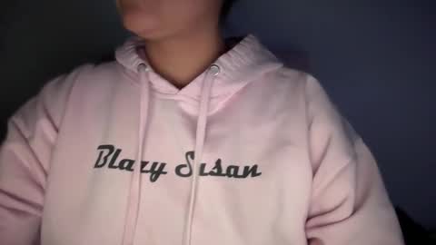 Snapshot of sindrastone chatting on October 29, 12:48 am Sindra online show from October 29, 12:48 am