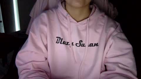 Snapshot of sindrastone chatting on January 10, 11:50 pm Sindra online show from January 10, 11:50 pm