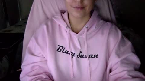 Snapshot of sindrastone chatting on January 1, 11:29 pm Sindra online show from January 1, 11:29 pm