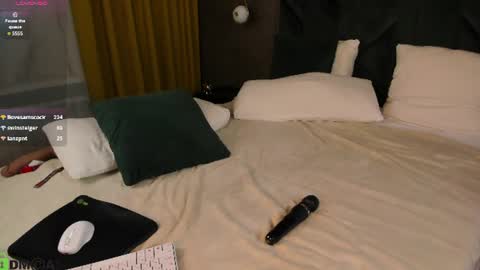 sinfulkittyyy online show from July 28, 7:50 pm
