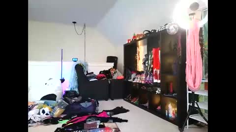 Sinnamon online show from January 12, 1:58 pm