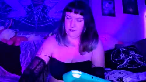 siobhan__ online show from March 9, 10:40 am