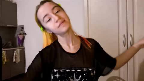 Emily online show from March 13, 6:20 pm