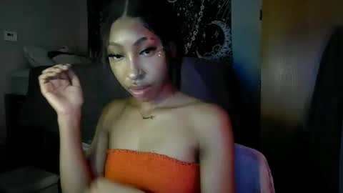 sireddesired_ online show from April 18, 4:04 am