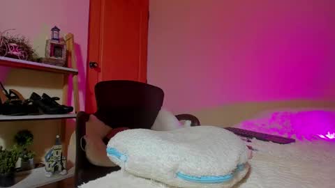 Your Queen Esthefi online show from December 30, 5:34 pm