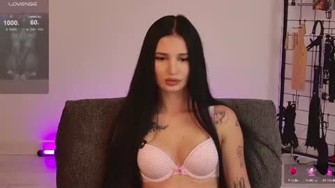 Eliza online show from July 31, 12:00 am