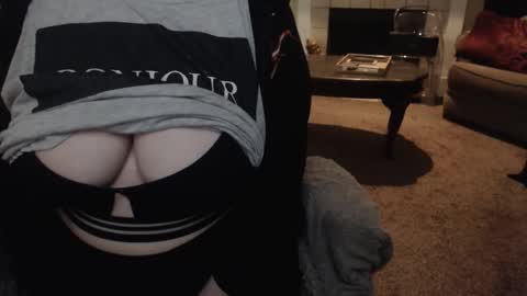 SKYLE   online show from March 5, 7:53 pm