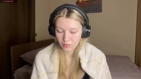 skyedavis online show from February 4, 6:44 pm